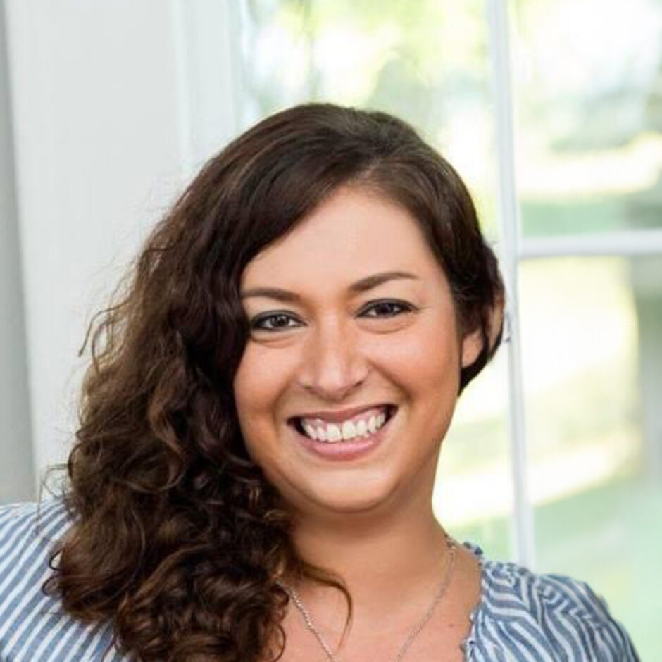 Lindsay Howell Headshot