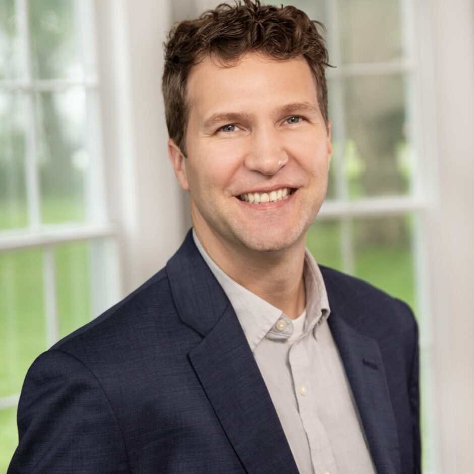 Michael Ross Headshot